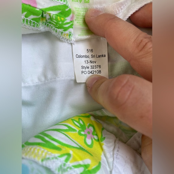Size 2 Lilly Pulitzer shorts, women’s size 2 shorts - Picture 7 of 10